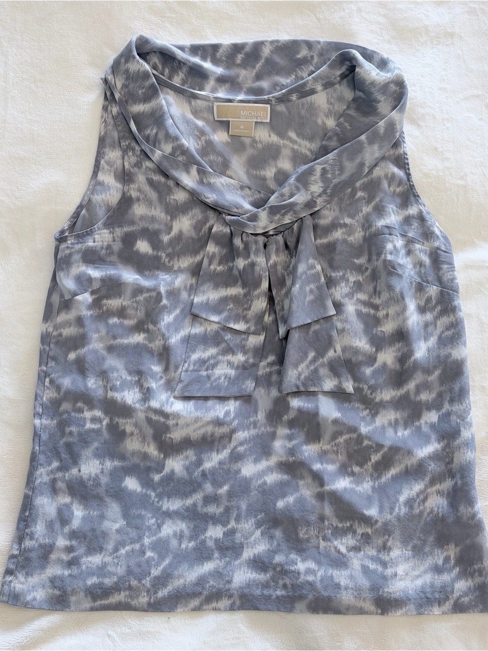 MICHAEL Michael Kors Gray & White Sleeveless Tie-Neck Blouse